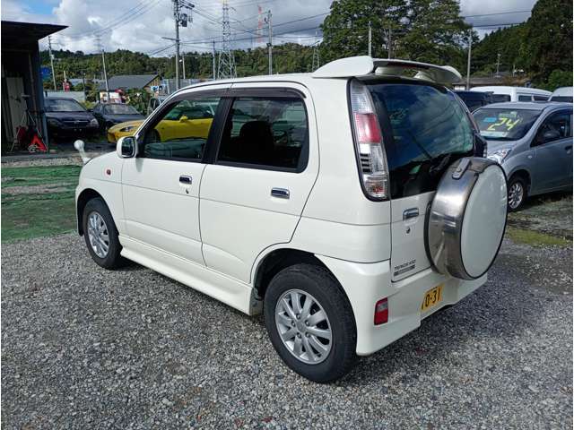 Daihatsu Terios Kid 6
