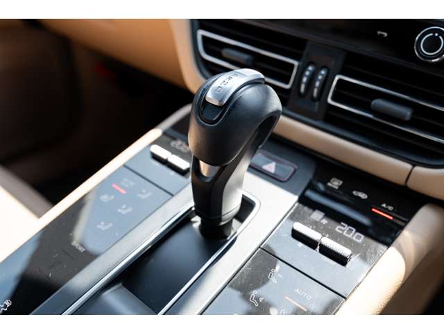 Porsche Macan 11