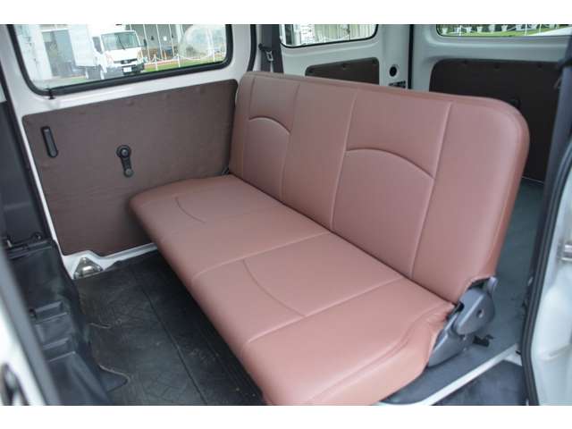 Daihatsu Hijet Cargo 8