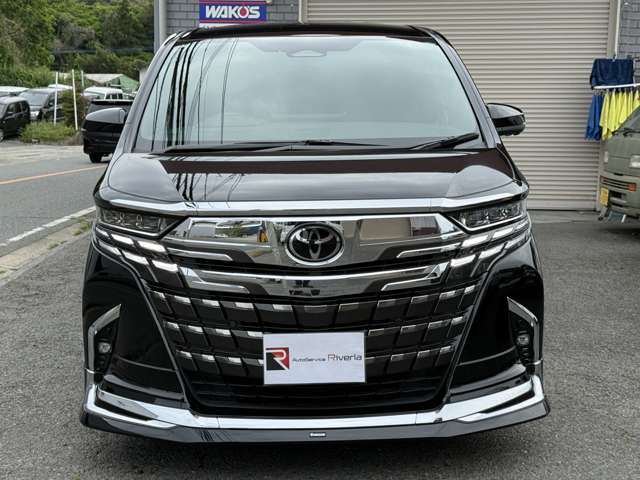 Toyota Alphard 3