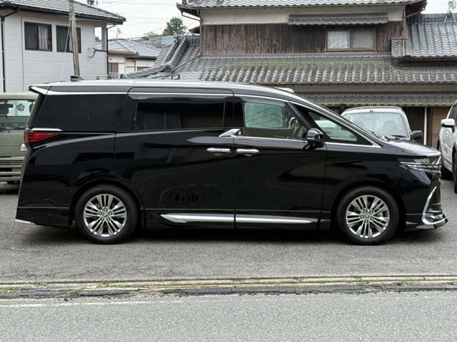 Toyota Alphard 6