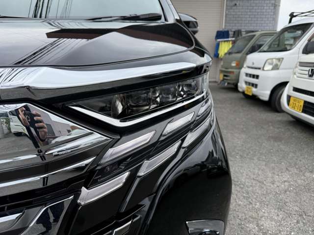 Toyota Alphard 8