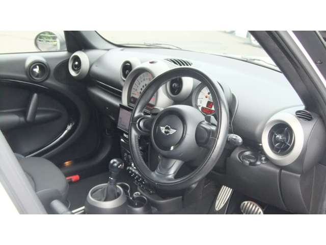 MINI Crossover 6