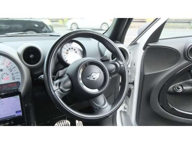 MINI Crossover 9
