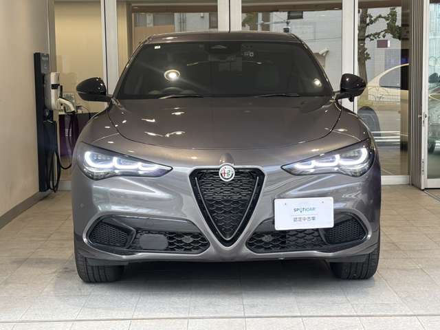 Alfa Romeo Stelvio 4
