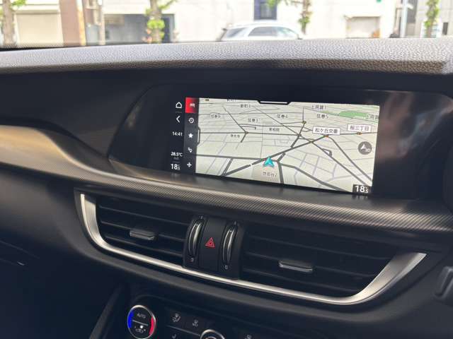 Alfa Romeo Stelvio 10
