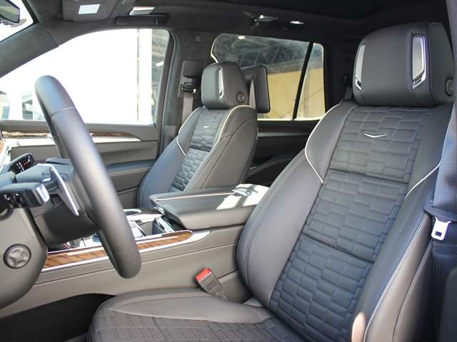 Cadillac エスカレード 4