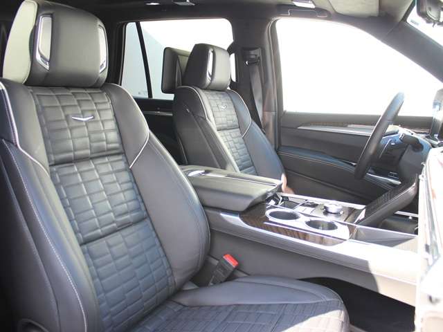 Cadillac エスカレード 6