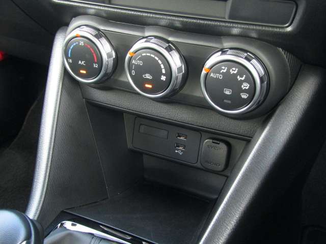Mazda CX-3 12
