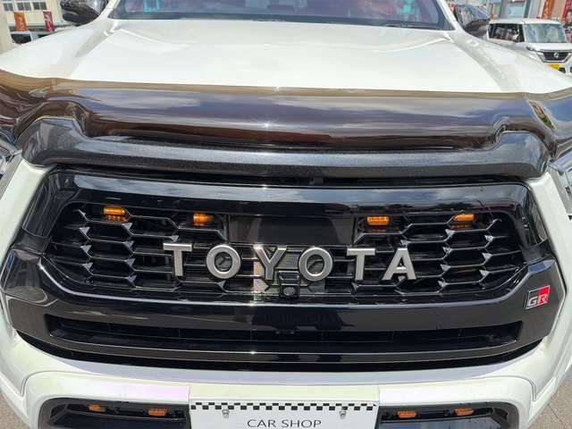 Toyota Hilux 8