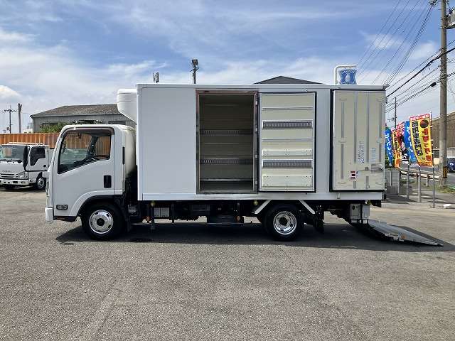 Isuzu Elf 11