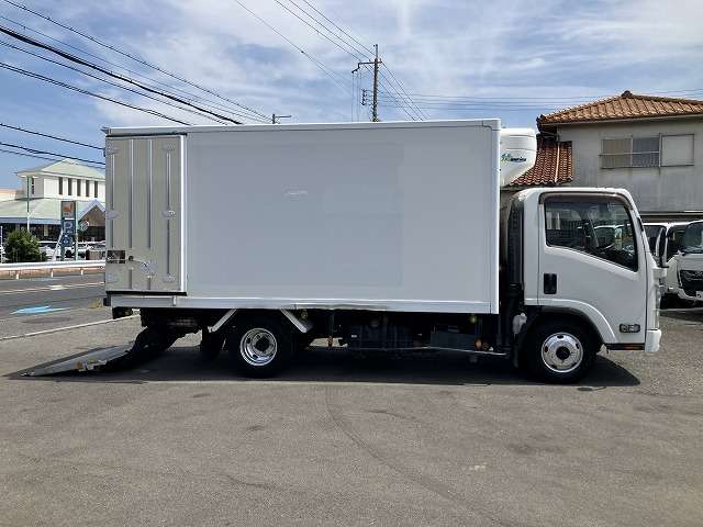 Isuzu Elf 12