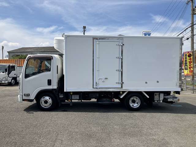 Isuzu Elf 4