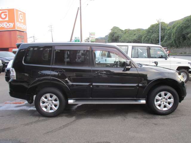 Mitsubishi Pajero 6