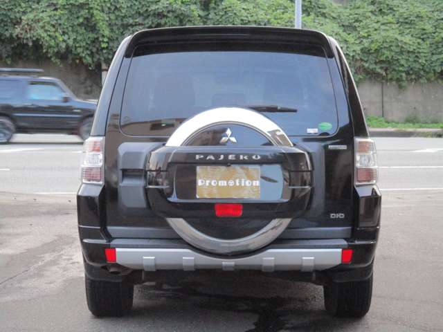 Mitsubishi Pajero 8