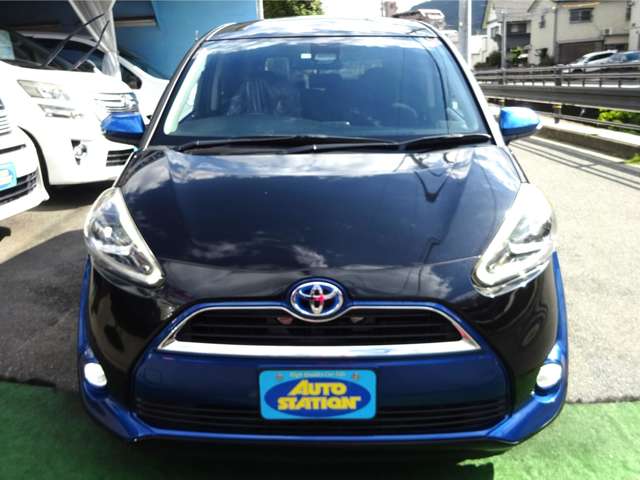 Toyota Sienta 2