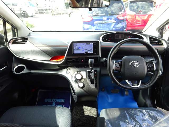 Toyota Sienta 6