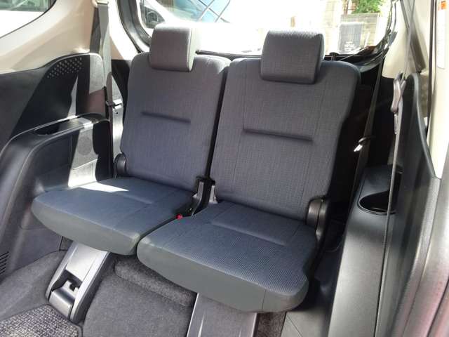 Toyota Sienta 9