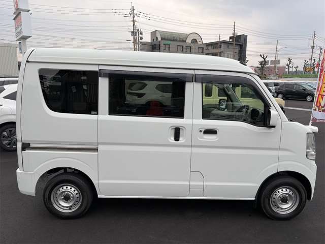 Nissan NV100 Clipper 10