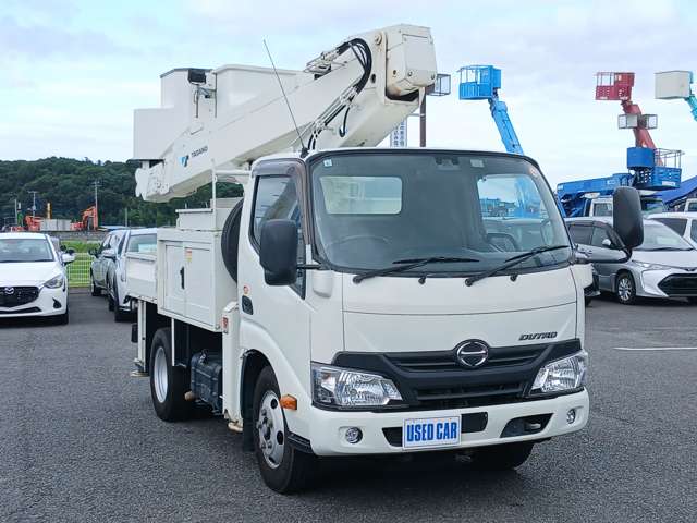 Hino Dutro 3