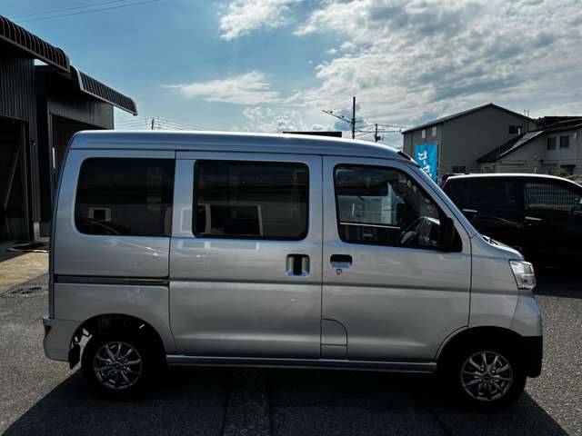 Daihatsu Hijet Cargo 2