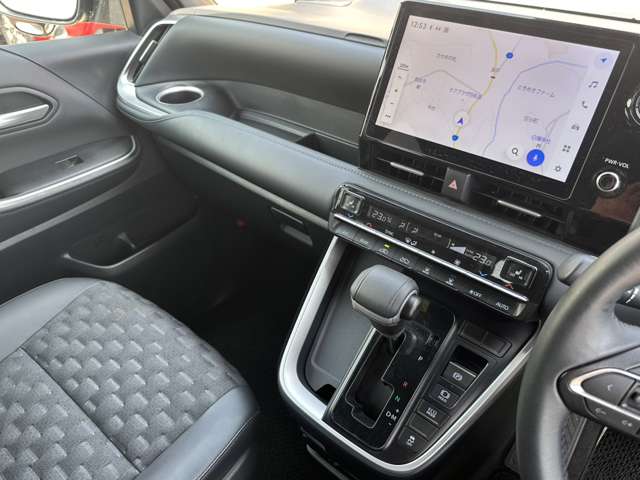 Toyota Voxy 11