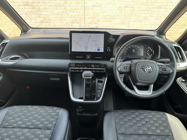 Toyota Voxy 6
