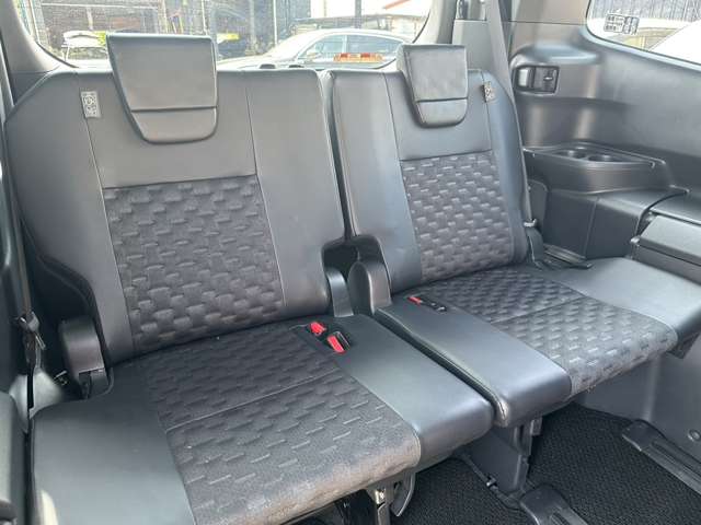 Toyota Voxy 9
