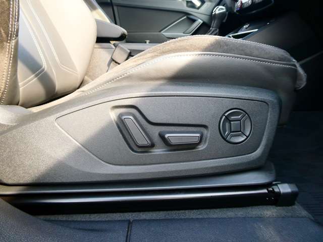 Audi Q3 11