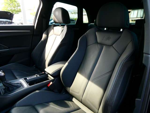 Audi Q3 12