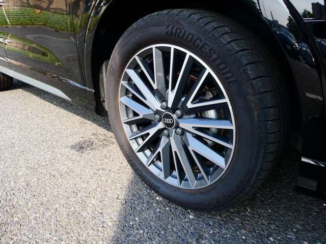 Audi Q3 9