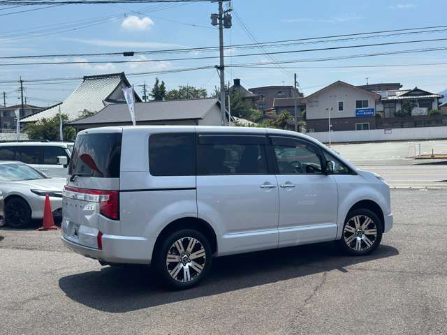 Mitsubishi Delica D:5 11
