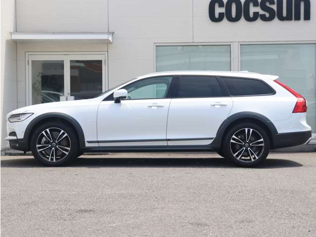 Volvo V90 Cross Country 11