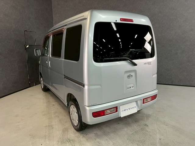 Daihatsu Hijet Cargo 11