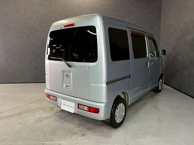 Daihatsu Hijet Cargo 9