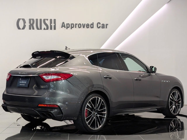 Maserati Levante 4