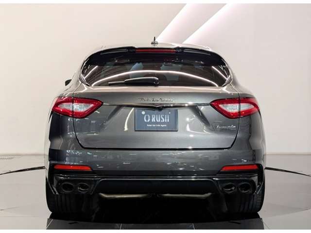 Maserati Levante 5