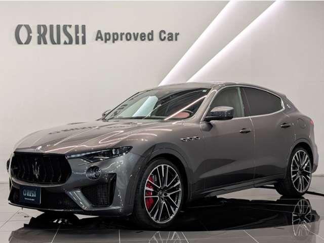 Maserati Levante 8