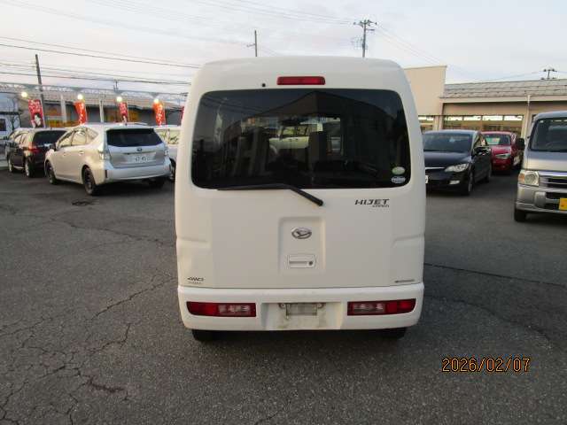 Daihatsu Hijet Cargo 7