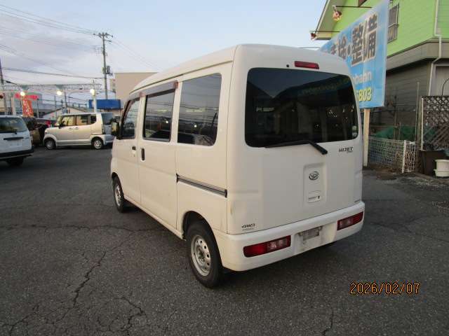 Daihatsu Hijet Cargo 8