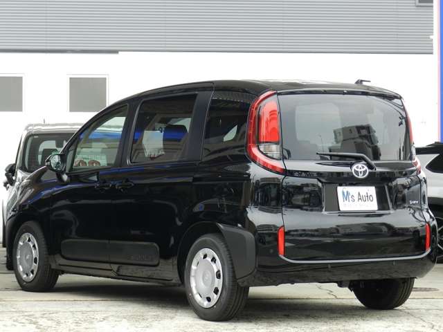 Toyota Sienta 11