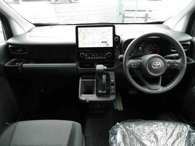 Toyota Sienta 4