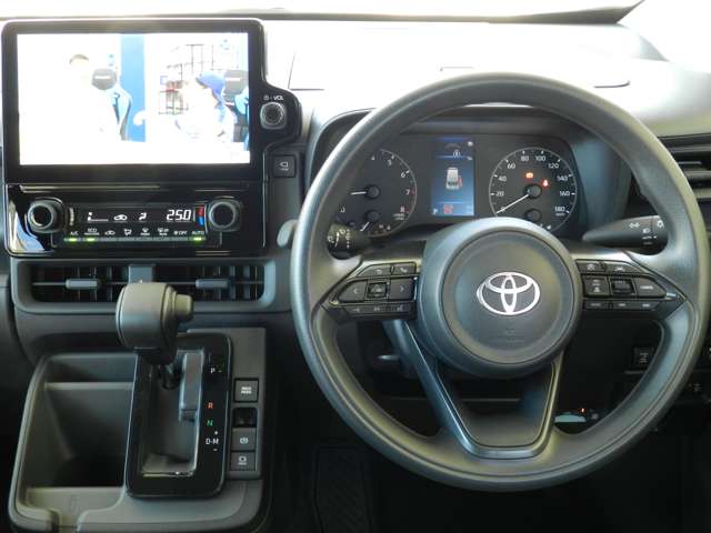 Toyota Sienta 5