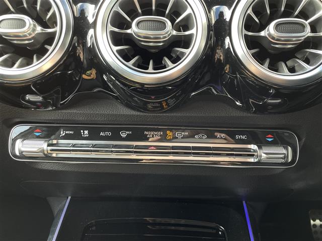 Mercedes-Benz GLB 10