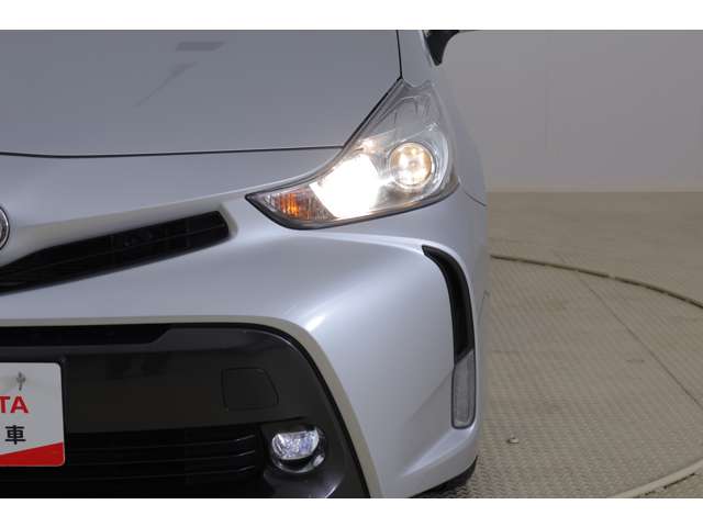Toyota Prius α 12