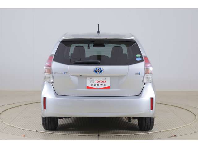 Toyota Prius α 6