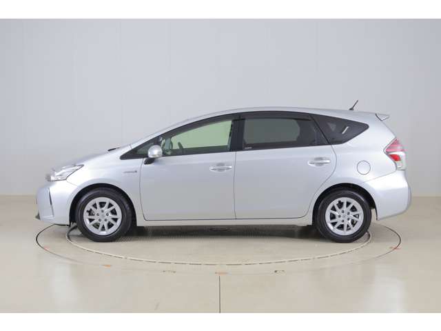 Toyota Prius α 8