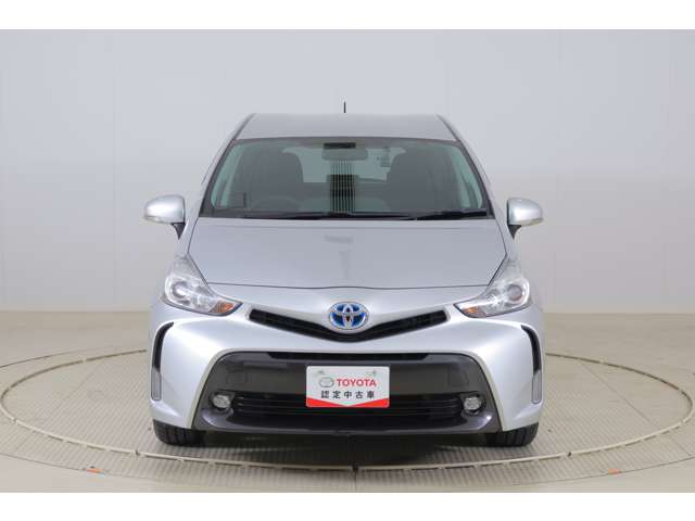 Toyota Prius α 10