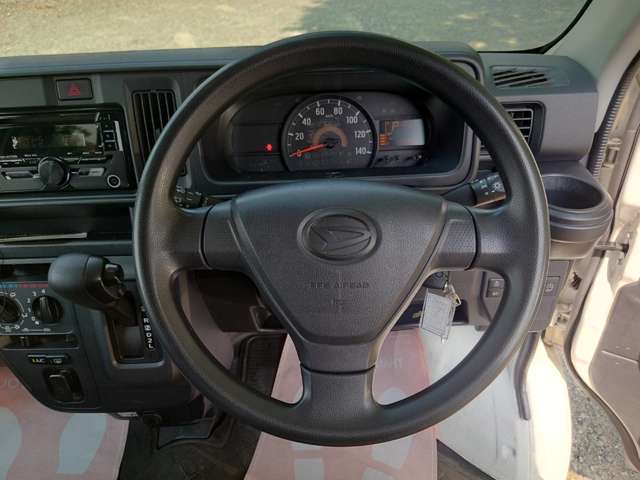 Daihatsu Hijet Cargo 11