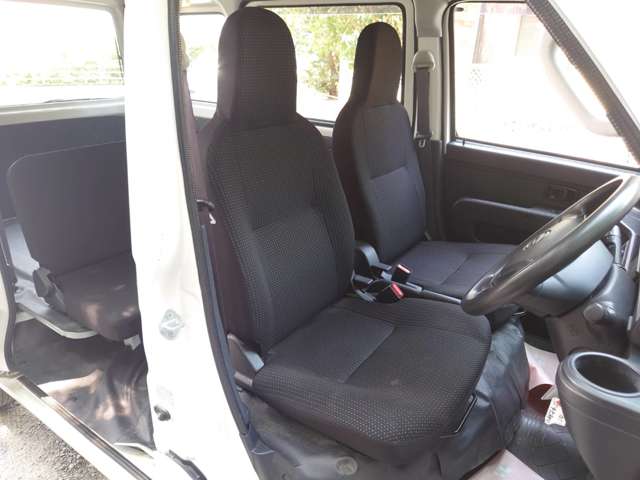 Daihatsu Hijet Cargo 12
